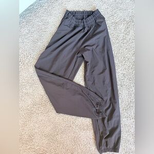 Aerie Lightweight Jogger Pants — Brown size M